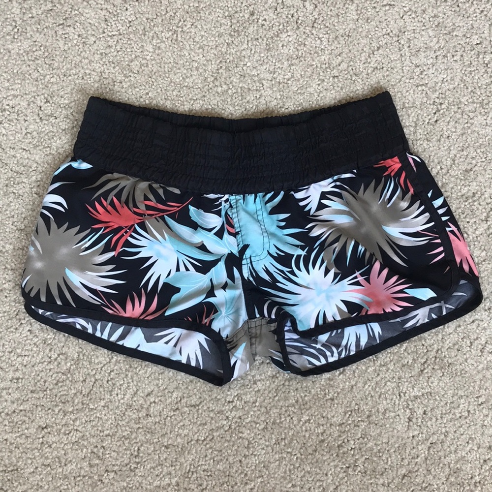 Tropical Beach Shorts (Black)